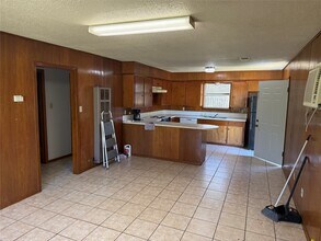 1905 10th St in Hempstead, TX - Building Photo - Building Photo