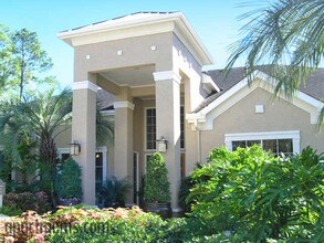 Stone Creek at Old Farm Apartments in Houston, TX - Building Photo - Building Photo