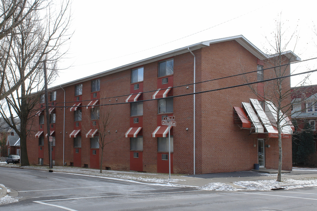 Dorchester House Apartments in State College, PA - Building Photo