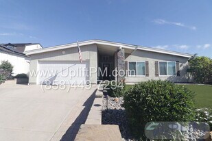 14333 Sandown Ct in Poway, CA - Building Photo