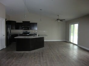 5818 Executive Plaza Dr, Unit 5818 in Fairview Heights, IL - Foto de edificio - Building Photo