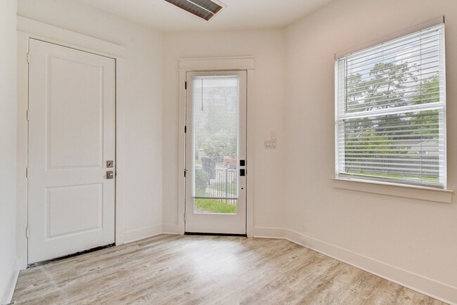 property at 3506 Oak Frst Grv Dr