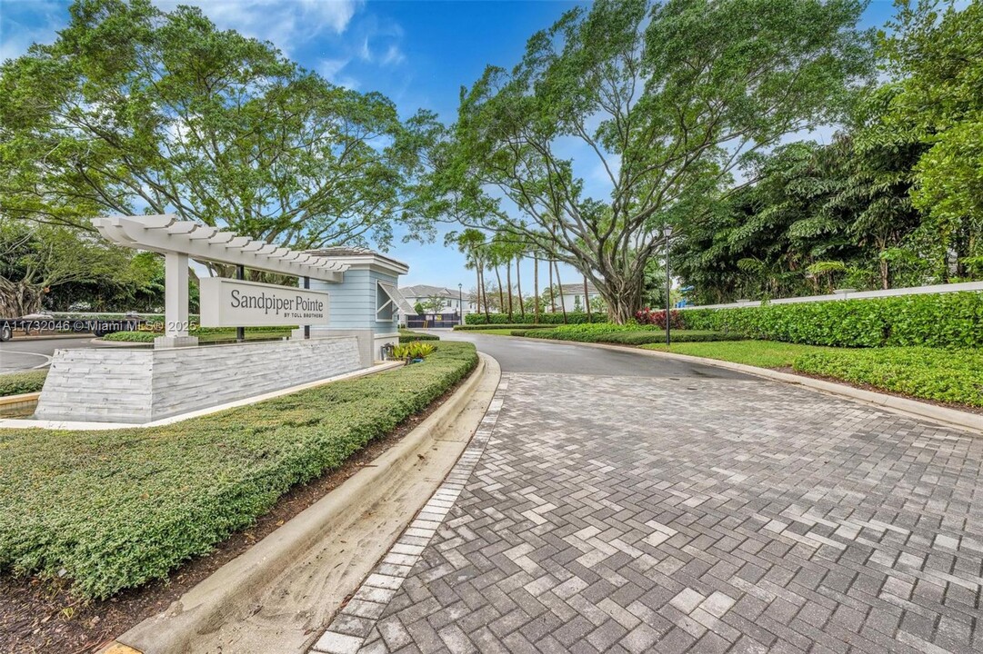 1855 Sandpiper Pointe Pl in Deerfield Beach, FL - Building Photo