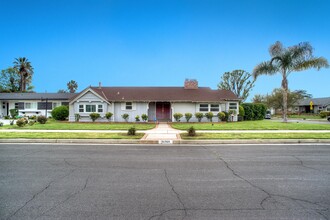 16760 Tupper St in Los Angeles, CA - Building Photo - Building Photo