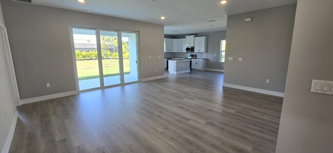 307 Mendoza St in Punta Gorda, FL - Building Photo - Building Photo