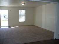675 Morris Ave photo'