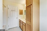 512 St Mary St photo'