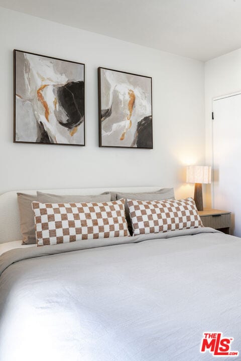 7853 Brighton Ave in Los Angeles, CA - Building Photo - Building Photo