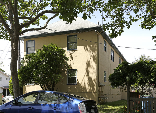 1661 Tyler St in Berkeley, CA - Foto de edificio - Building Photo