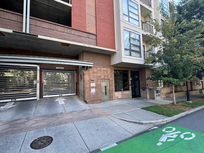 525 E 6th St in Charlotte, NC - Building Photo - Building Photo