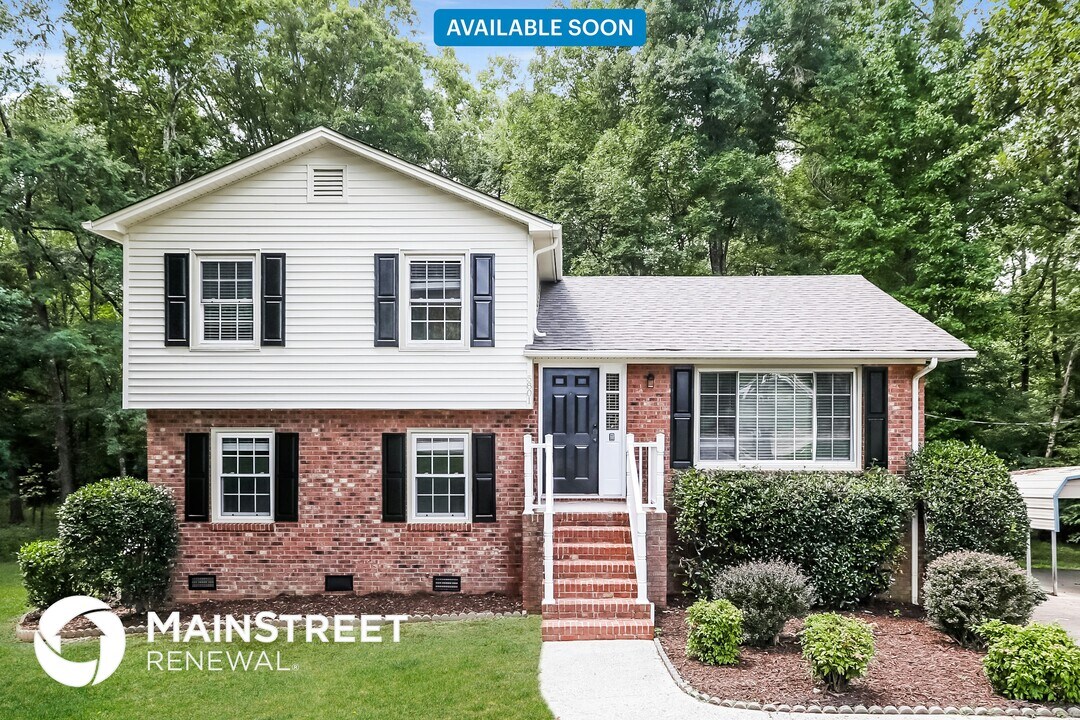 5801 Woody Grove Rd in Indian Trail, NC - Building Photo