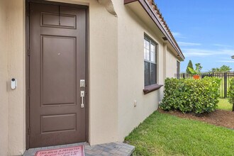 1246 Tangled Orchard Tr in Loxahatchee, FL - Building Photo - Building Photo