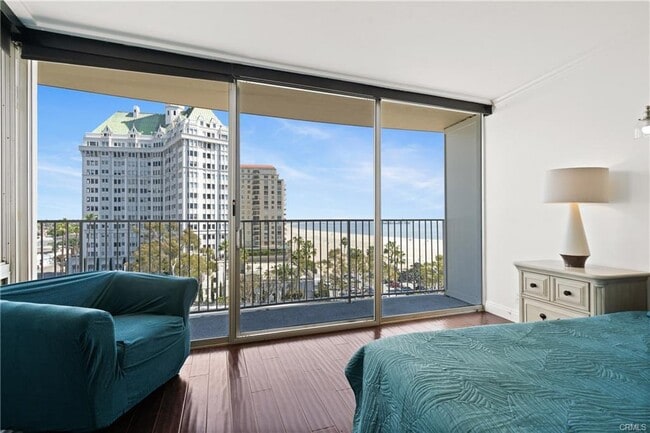 700 E Ocean Blvd in Long Beach, CA - Building Photo - Building Photo