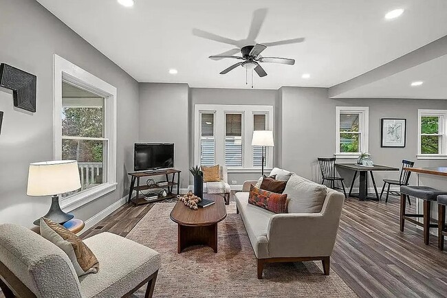 5811 Bramble Ave in Cincinnati, OH - Building Photo - Building Photo