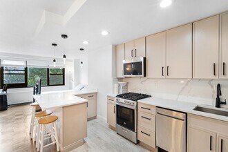 201 St Pauls Ave, Unit 3W in Jersey City, NJ - Building Photo - Building Photo