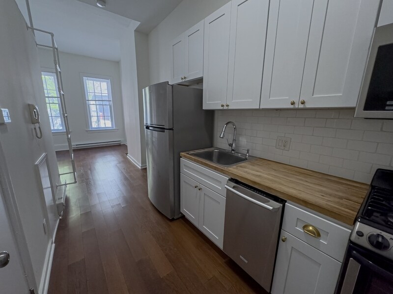 1618 Spruce St in Philadelphia, PA - Building Photo