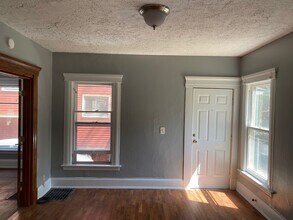 411 Oak St in Kalamazoo, MI - Building Photo - Building Photo