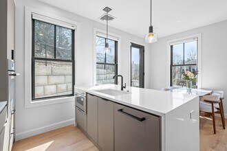 201 Washington St, Unit 1 in Boston, MA - Building Photo - Building Photo