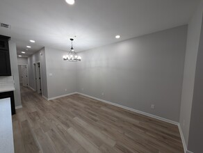 913 E Jefferson St in Brownsville, TX - Building Photo - Building Photo