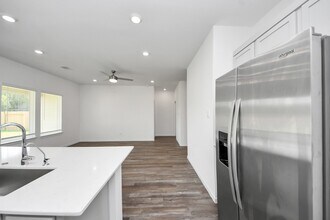 18683 Bernoulli Dr in New Caney, TX - Building Photo - Building Photo