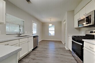 16730 N Bob White Dr in Conroe, TX - Building Photo - Building Photo