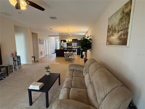 1841 Castleton Dr in St. Cloud, FL - Foto de edificio - Building Photo