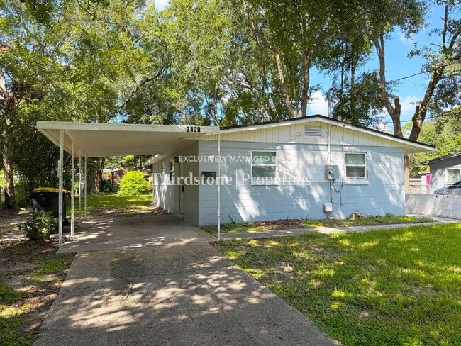 property at 2428 Miss Muffet Ln W