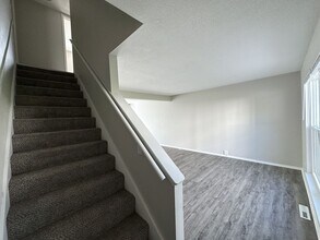 7215 55th Terrace in Overland Park, KS - Building Photo - Building Photo