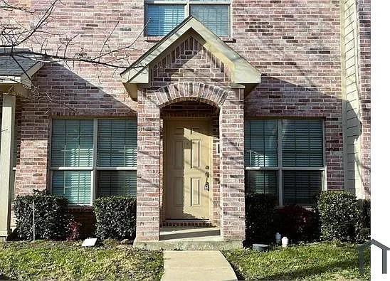 property at 2336 Calendar Ct
