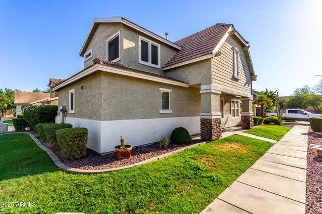 8721 E Lomita Cir in Mesa, AZ - Building Photo - Building Photo