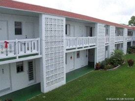 1321 NW 43rd Ave in Lauderhill, FL - Building Photo