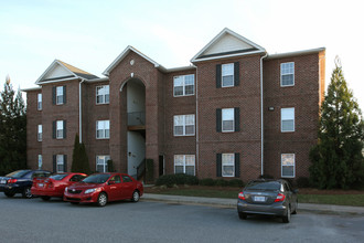 Sterling Park Apartments in Greensboro, NC - Building Photo - Building Photo