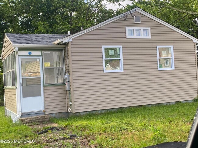 115 Parker Ave in Forked River, NJ - Building Photo - Building Photo