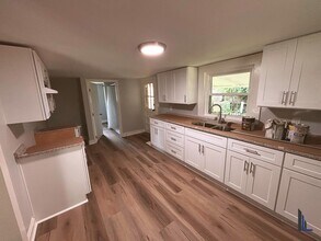 123 White Oak Rd in Greenville, SC - Building Photo - Building Photo