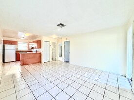 800 NE 14th St in Fort Lauderdale, FL - Building Photo