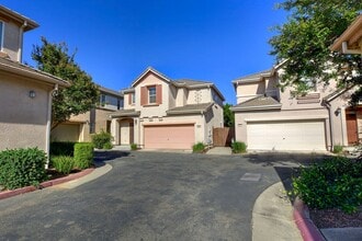 905 Equinox Loop in Lincoln, CA - Building Photo - Building Photo