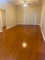 6111 Maggies Cir, Unit 101 in Jacksonville, FL - Building Photo
