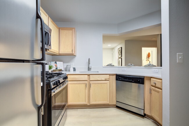 J Harbor Park at North Point in Reston, VA - Foto de edificio - Building Photo