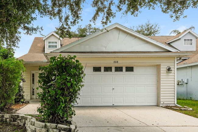 property at 1818 Horsechestnut Ct