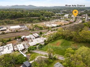 178 Bartlett St in Asheville, NC - Building Photo - Building Photo