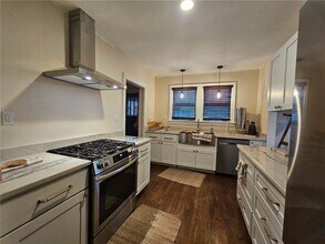 245 Lindbergh Drive NE in Atlanta, GA - Building Photo - Building Photo