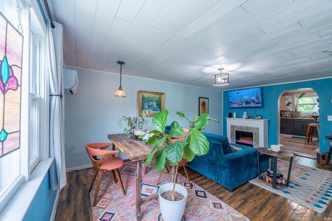 property at 1101 S Rogers St