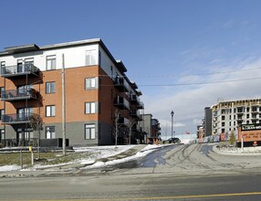 3695 Jean-Béraud in Laval, QC - Building Photo - Building Photo
