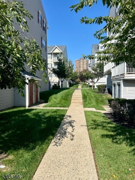 50 Yancy Dr in Newark, NJ - Building Photo - Building Photo