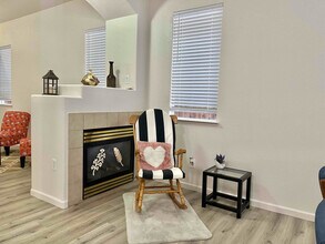 7993 Bothwell Dr in Sacramento, CA - Building Photo - Building Photo