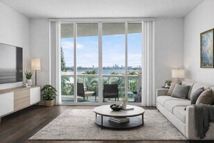 7910 Harbor Island Dr, Unit 402 in North Bay Village, FL - Building Photo
