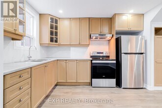 384 Oakwood Ave in Toronto, ON - Building Photo - Building Photo