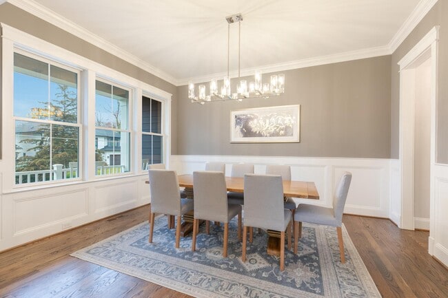 7018 Statendam Ct in McLean, VA - Foto de edificio - Building Photo
