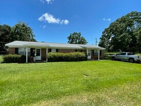 2775 Eliasberg St in Pensacola, FL - Building Photo