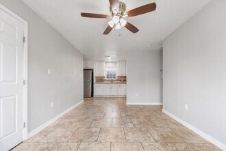 1003 Melbourne St in Houston, TX - Building Photo - Building Photo